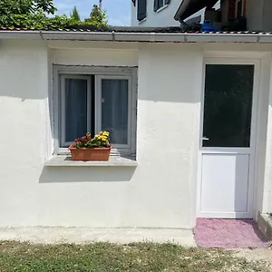 Appartement Meublee 21m2 En Dauphine Avec Acces Autonome, Les Abrets